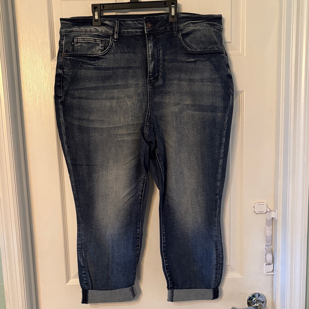 Judy Blue Dark Wash Cropped Jeans
